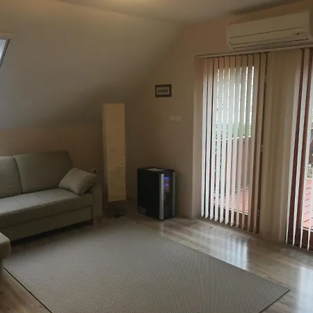 Anonim Vendeghaz Case de vacanță